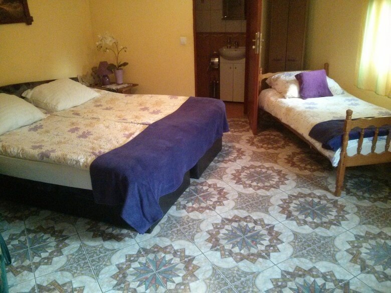 Hotel Zb�jna Debra
