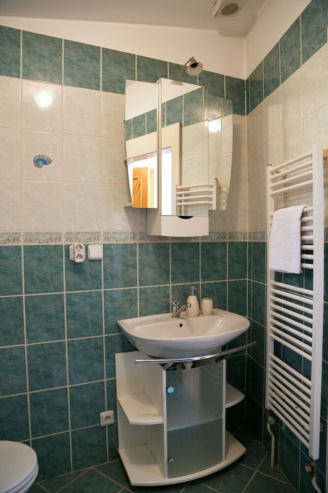 Aparthotel Apartments Krom??�?