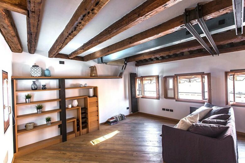 Grand Canal Design Apartment R&r