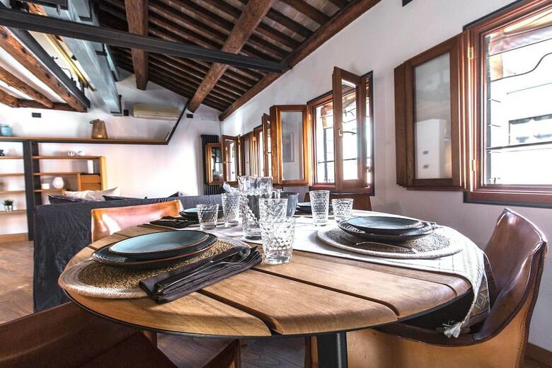 Grand Canal Design Apartment R&r