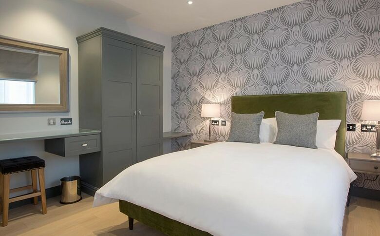 No.8 Waterloo Apartments