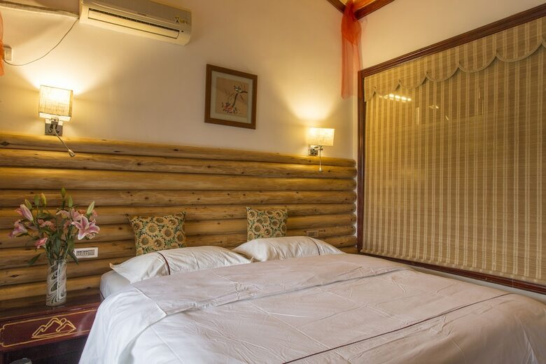 Hotel Snow Lion Riverside Resort
