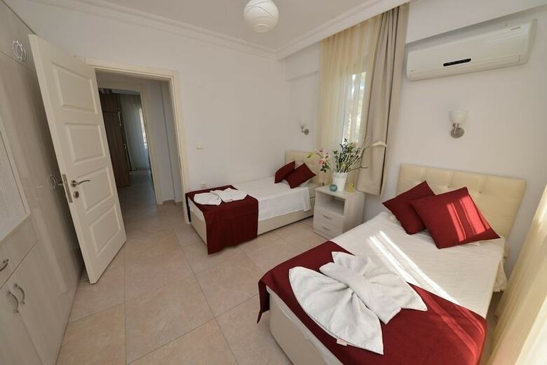 Sea Heaven Legend Apartments
