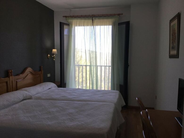 Hotel Cinco Casta�os