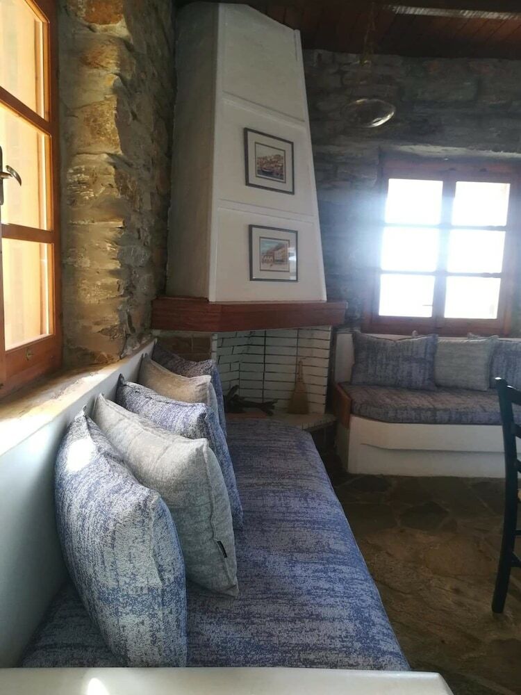 Hotel The Traditional Stone Villa