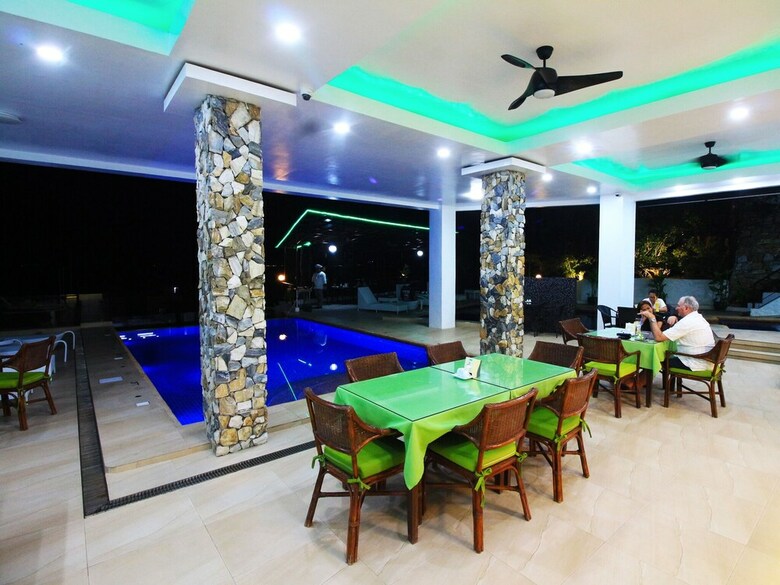 Hotel Manarra Seaview Resort