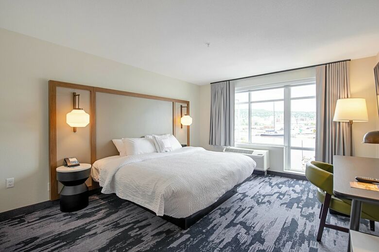 Hotel Fairfield Inn & Suites By Marriott Duluth Waterfront