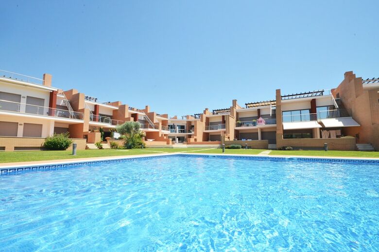 Apartamentos Millennium Golf Residences Al