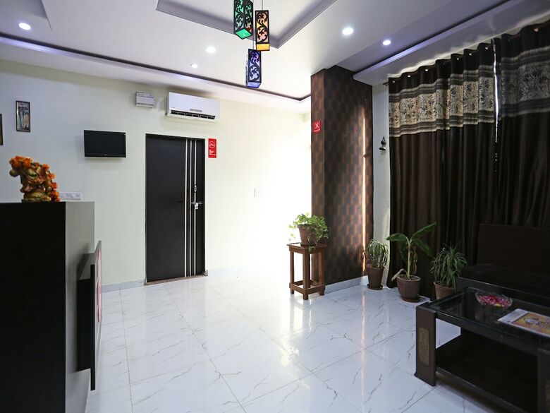 Oyo 9649 Hotel Vijay Palace