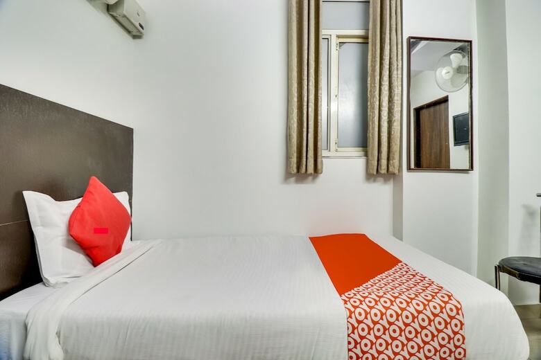 Oyo 6697 Hotel Green Lemon
