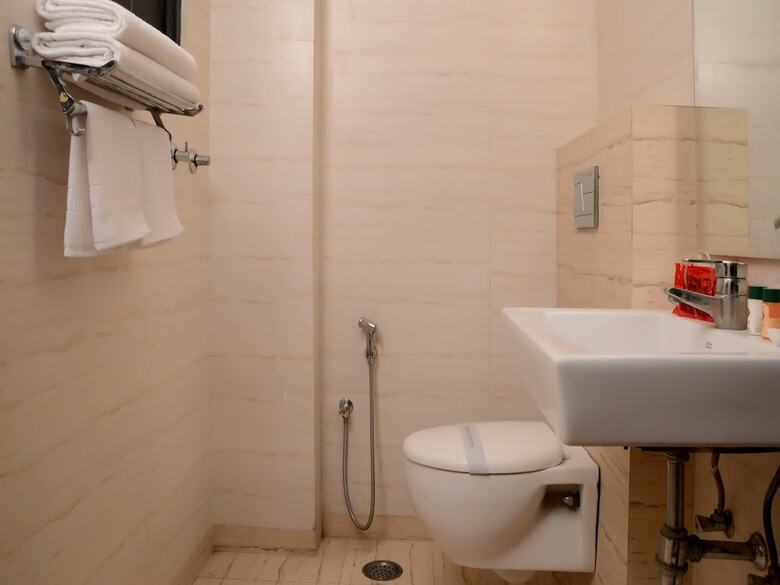Hotel Aroma Classic In Central Jaipur