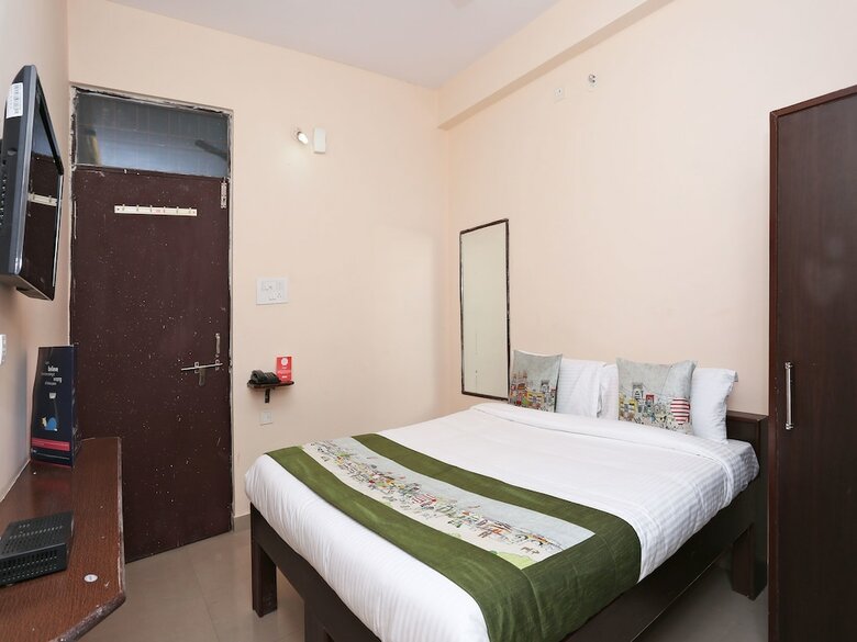 Oyo 10391 Hotel Royal Sunshine