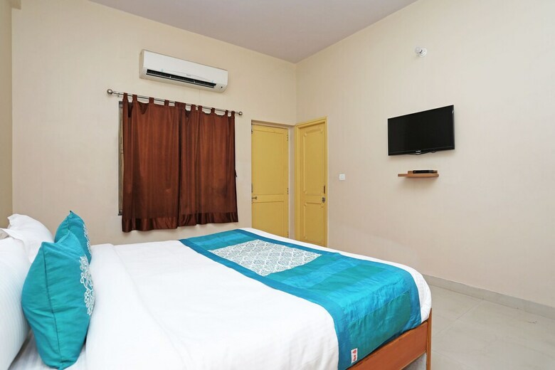 Oyo 10422 Hotel Udai Garh Palace
