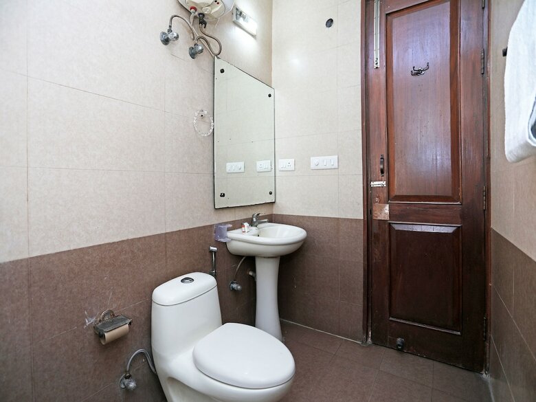 Oyo 641 Hotel Nityas Residency