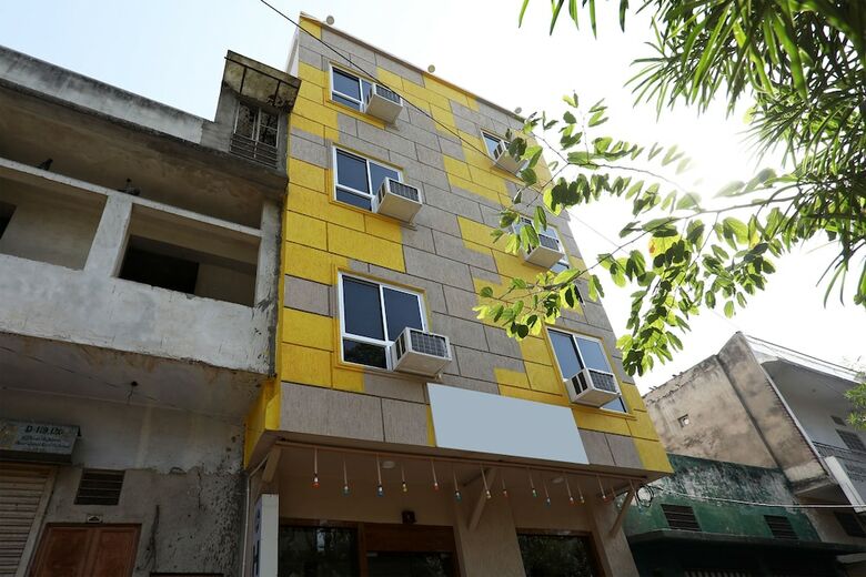 Oyo 10228 Hotel Chandramouli