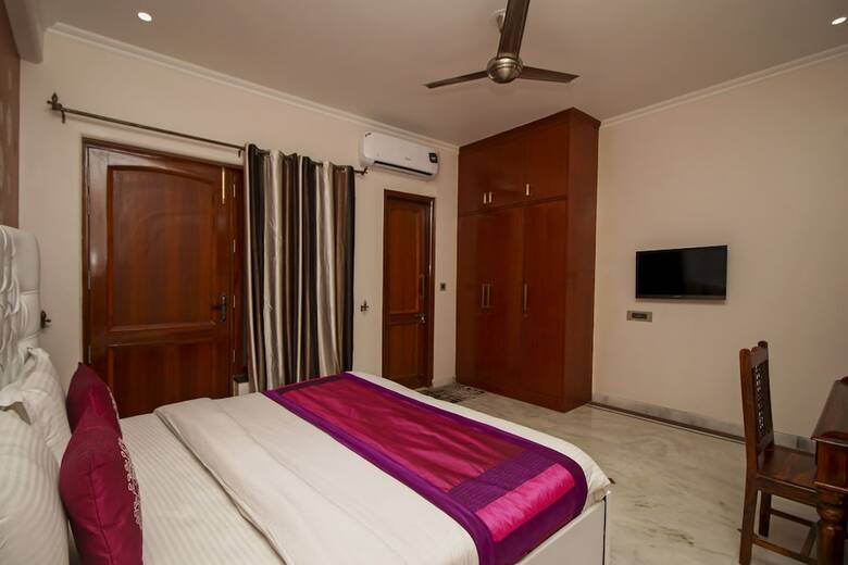 Hotel Oyo 8430 Absin Hospitality