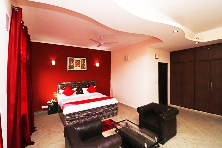 Hotel Oyo 8438 Dsr Residency