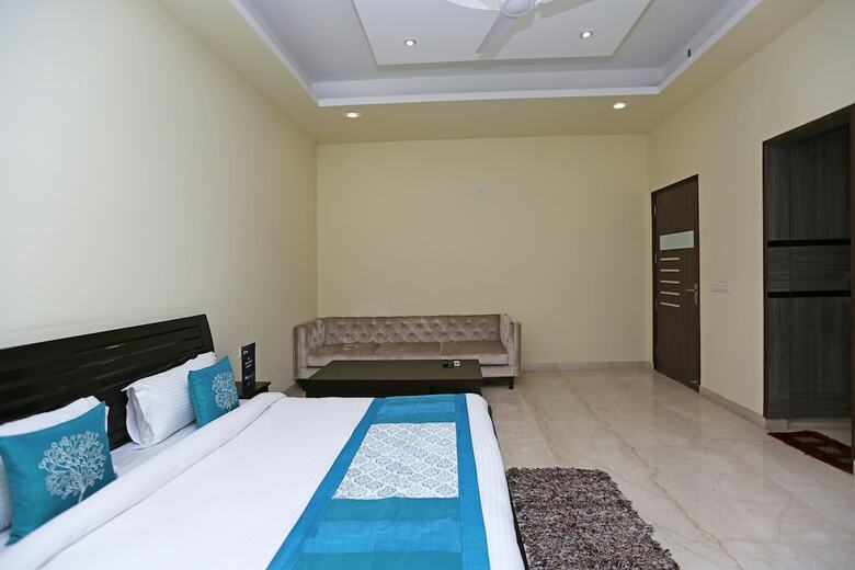 Hotel Oyo 9072 Noida Dreamz