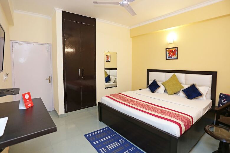 Oyo 9527 Hotel Mascot Quattro