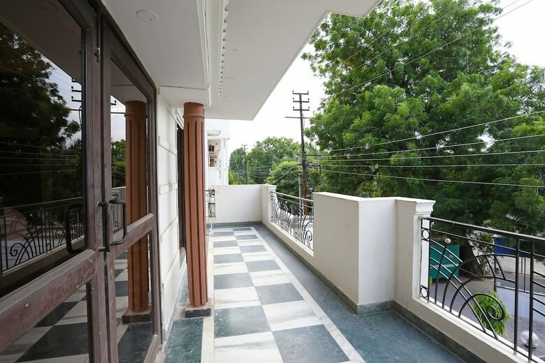 Hotel Oyo 9530 Kunal Residency