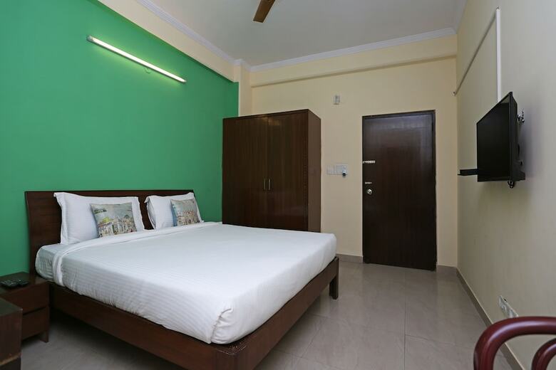 Hotel Oyo Flagship 238 Noida Sector 72