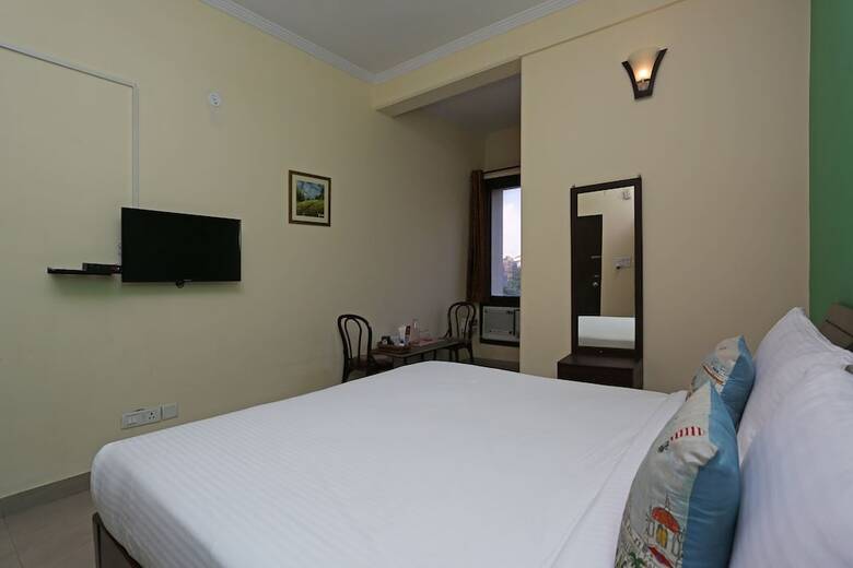 Hotel Oyo Flagship 238 Noida Sector 72