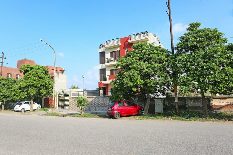 Hotel Oyo Flagship 238 Noida Sector 72