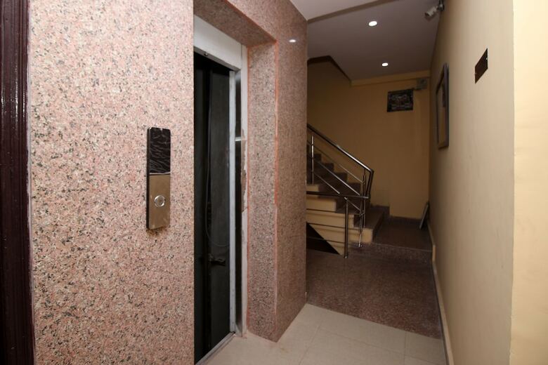 Oyo 9338 Hotel Intown