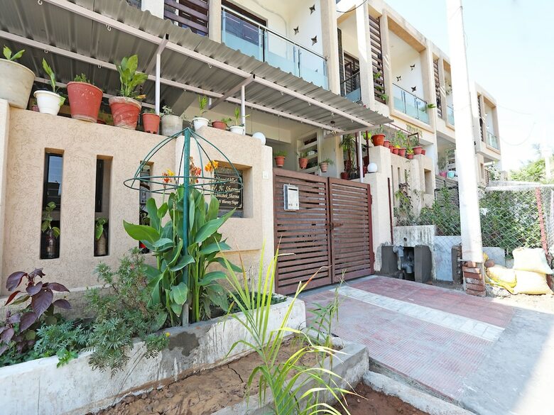 Hotel Oyo 9777 Home Duplex Studio Airport Road