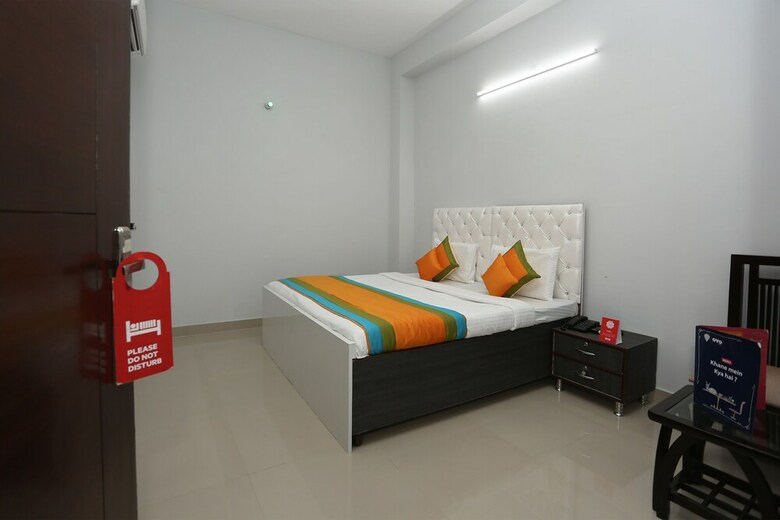 Oyo 9935 Hotel Mango House
