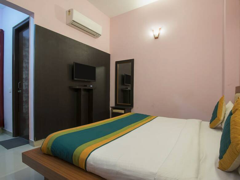Oyo 9935 Hotel Mango House