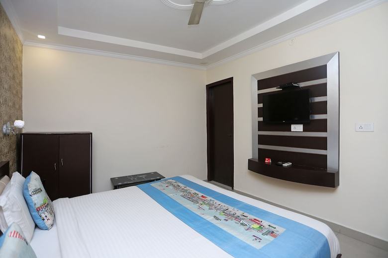 Hotel Oyo 9369 Raj Paradise