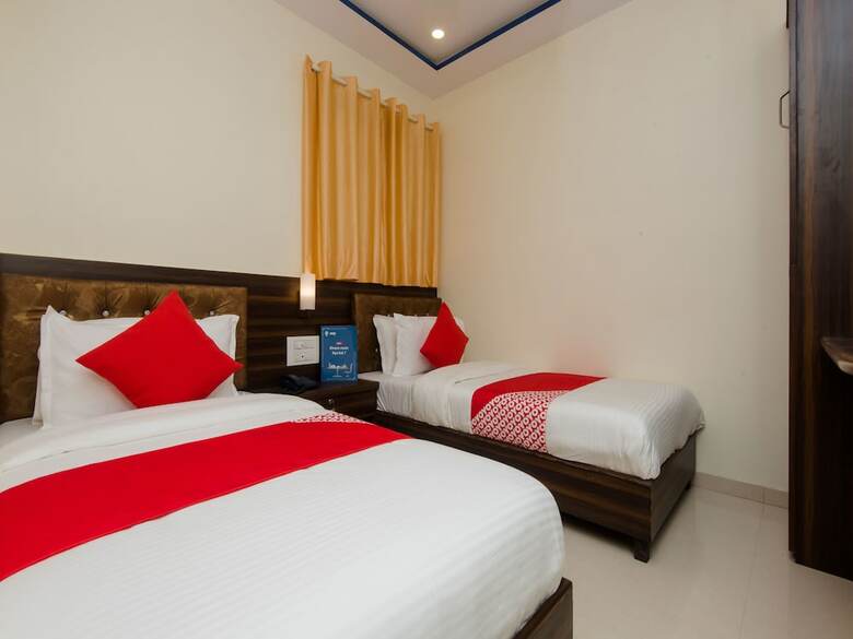 Oyo 11706 Hotel Avion Park
