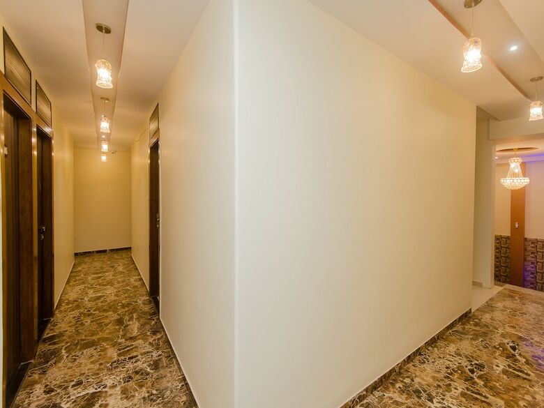 Oyo 11706 Hotel Avion Park