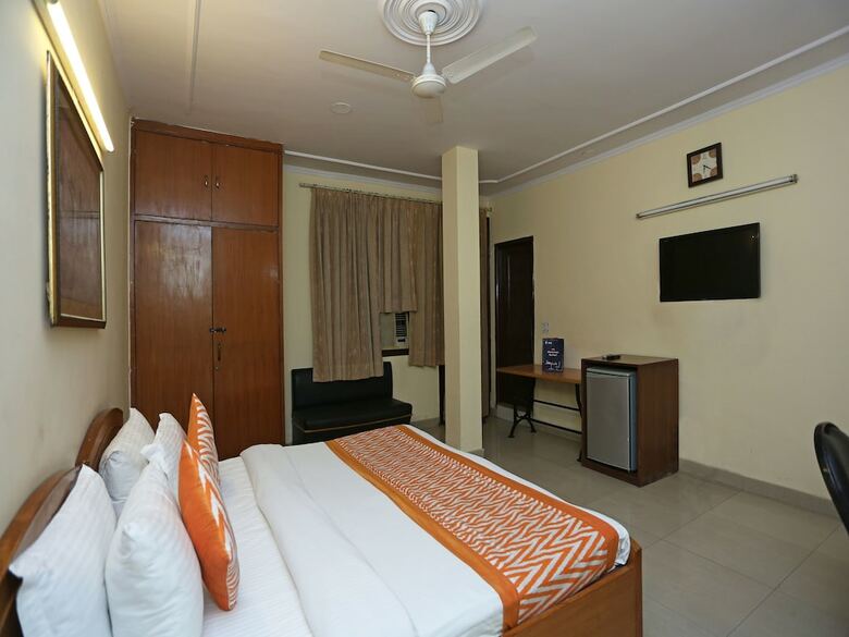 Oyo 542 Hotel Kalkaji Residency
