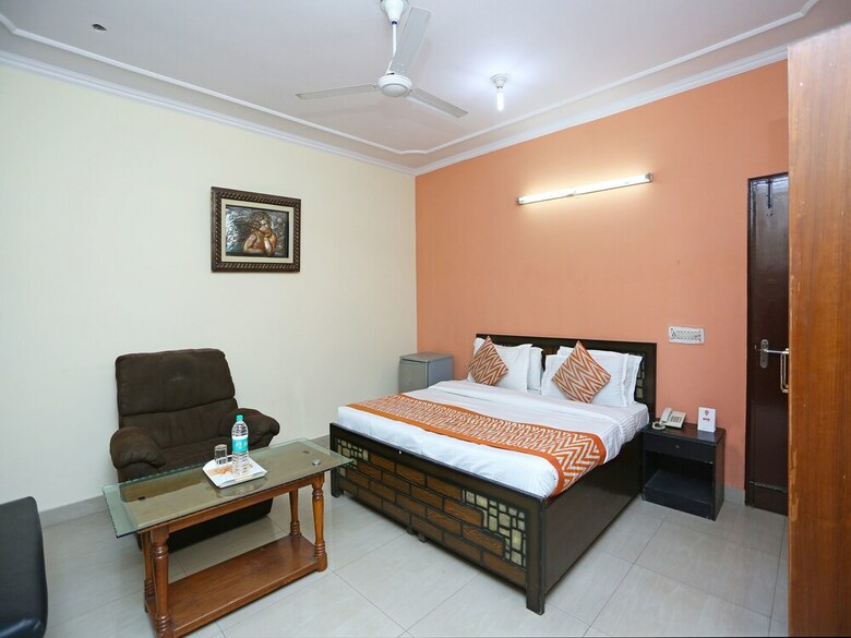 Oyo 542 Hotel Kalkaji Residency