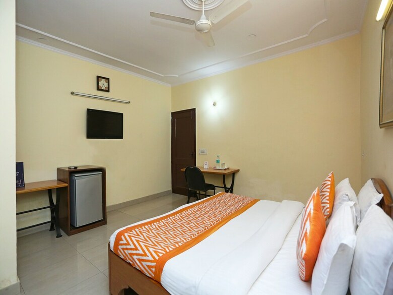 Oyo 542 Hotel Kalkaji Residency