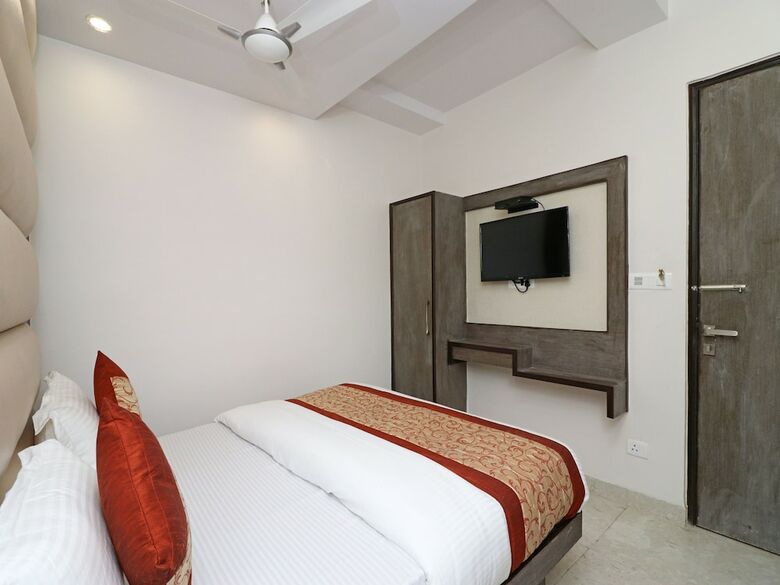 Oyo 11593 Hotel Aman Guest House
