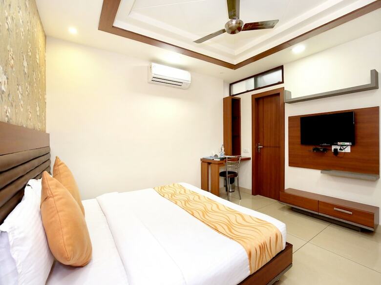Oyo 2860 Hotel 24x7 Inn