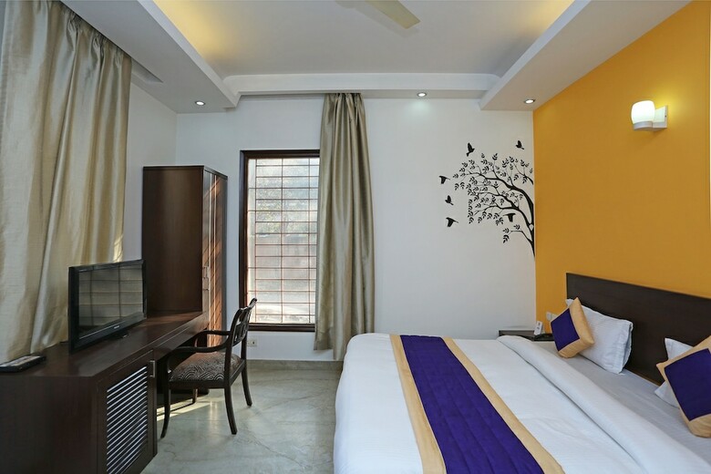 Corple Hotel And Stays