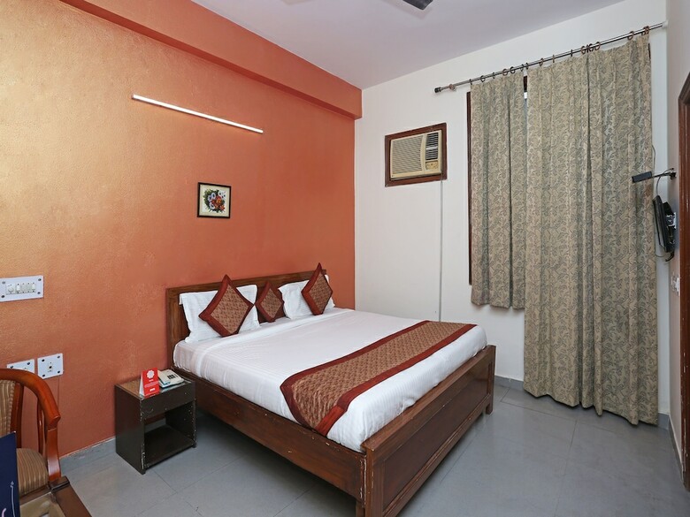 Oyo 11361 Hotel Park Residency