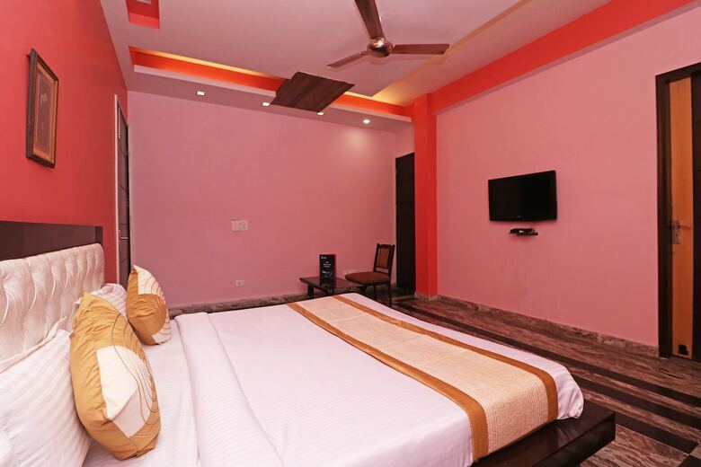 Hotel Oyo 10665 Sector 20