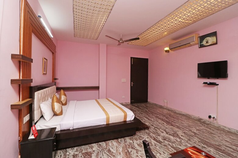 Hotel Oyo 10665 Sector 20