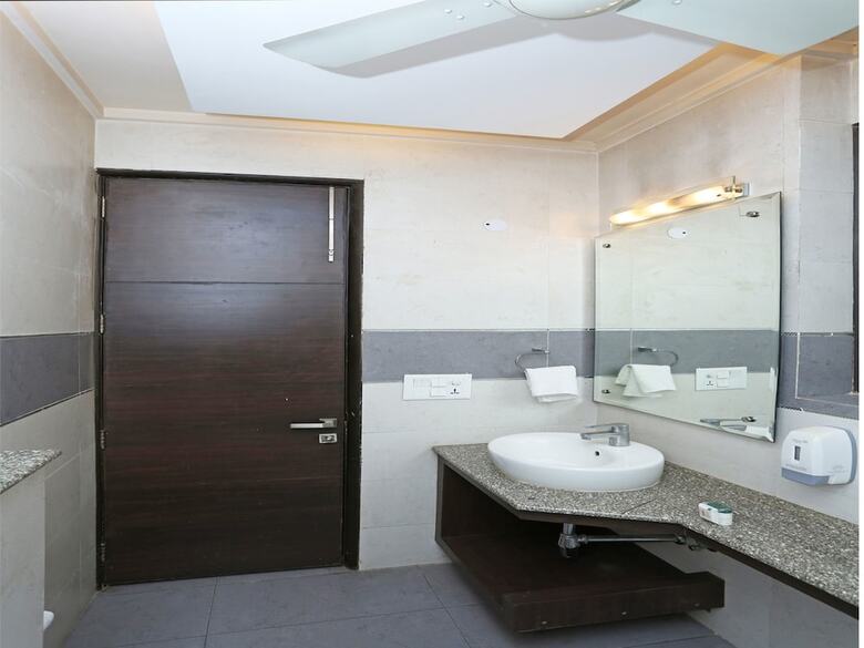 Oyo 11524 Hotel Shubhhdeep Aashiyana