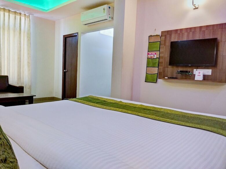 Oyo 10533 Hotel Victory Grand