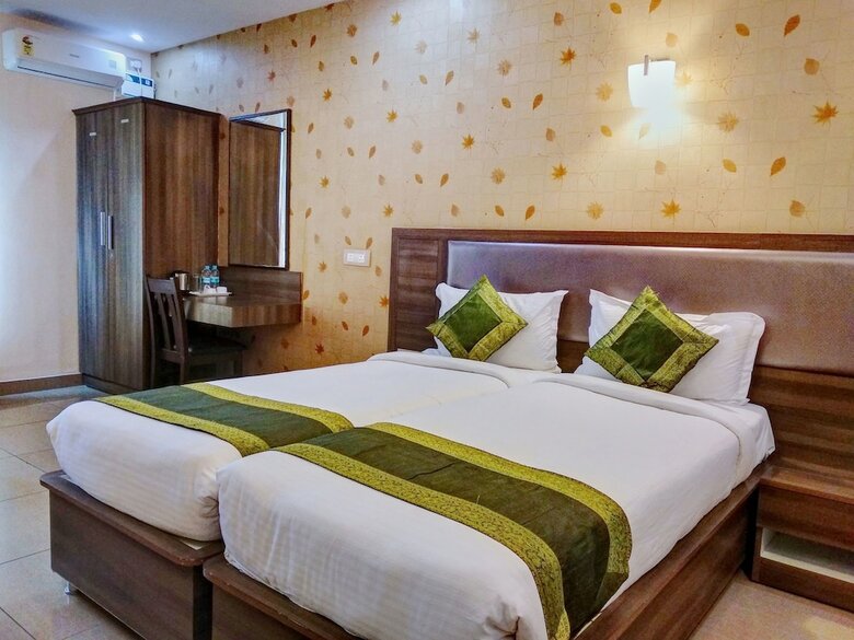 Oyo 10533 Hotel Victory Grand
