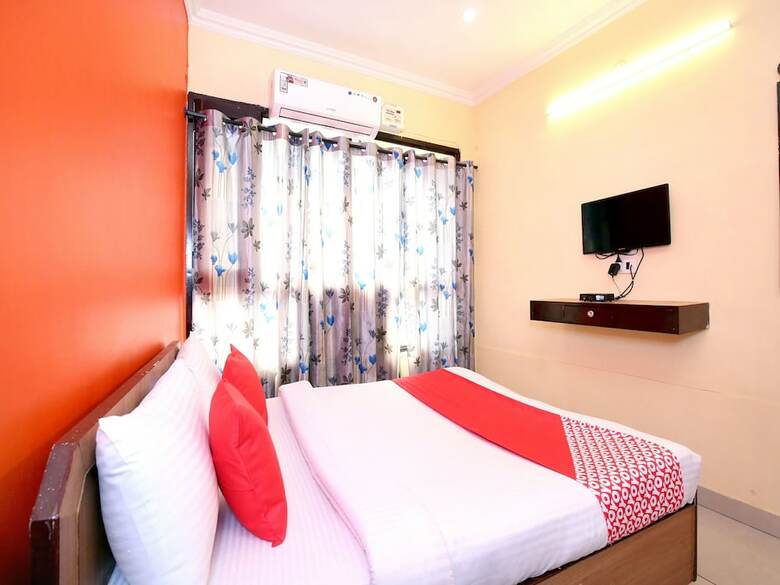 Oyo 4256 Hotel Rajmahal