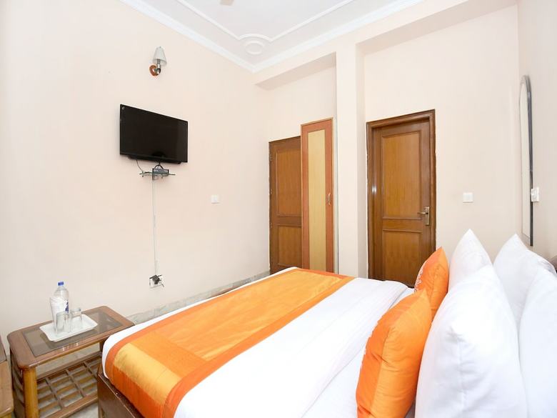 Oyo 11377 Hotel Kings Residency