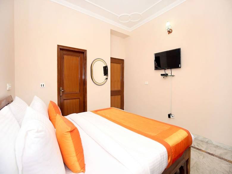 Oyo 11377 Hotel Kings Residency