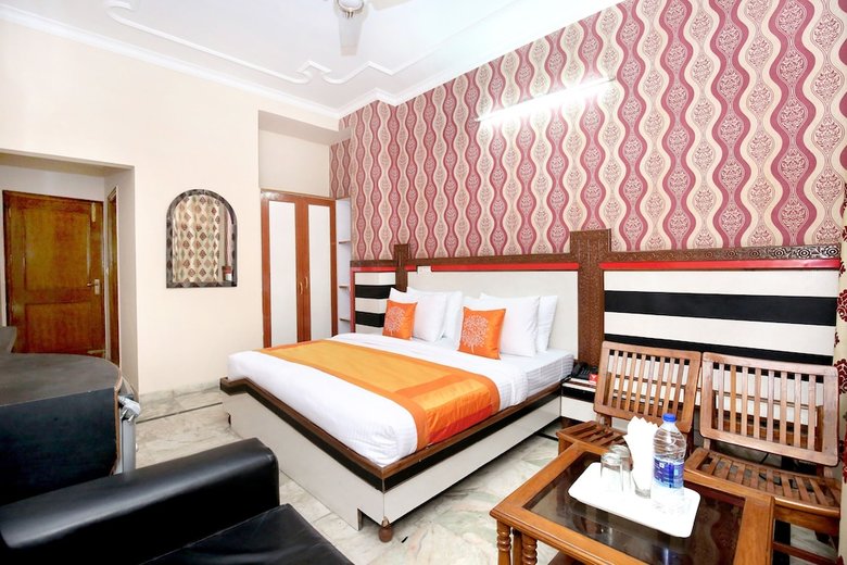 Oyo 11377 Hotel Kings Residency